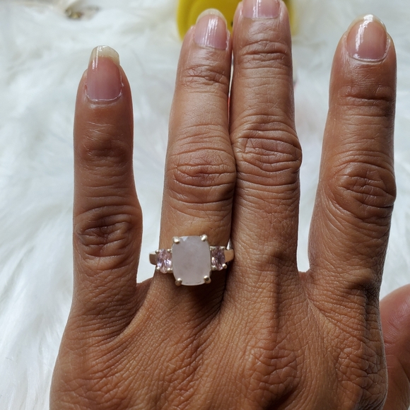 Sterling Silver Gorgeous Rose Quartz Ring - Picture 4 of 6